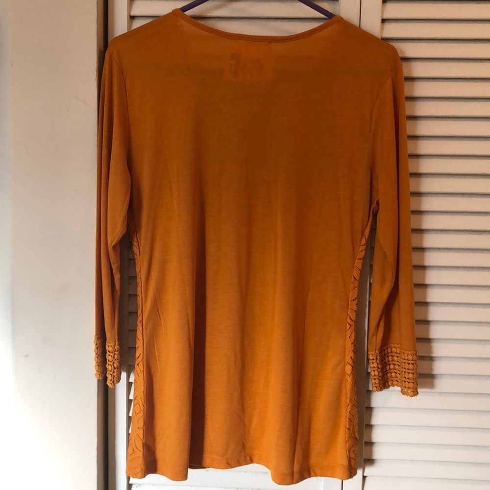 NWT🔥🎁Mustard Lace 3/4 Sleeve Sweater - Picture 7 of 7